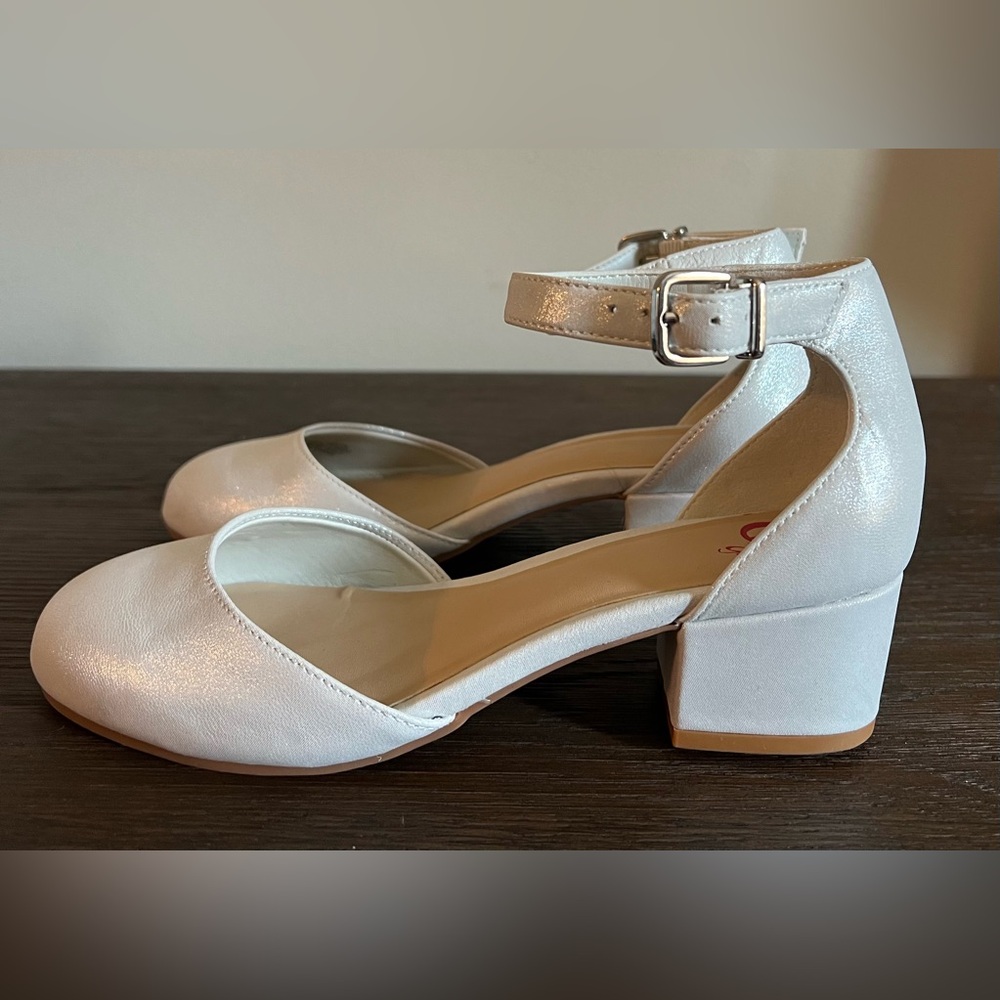 Dilliard’s GB Girls Silver Lianna-Girl Shimmer Dress Heels Size 3